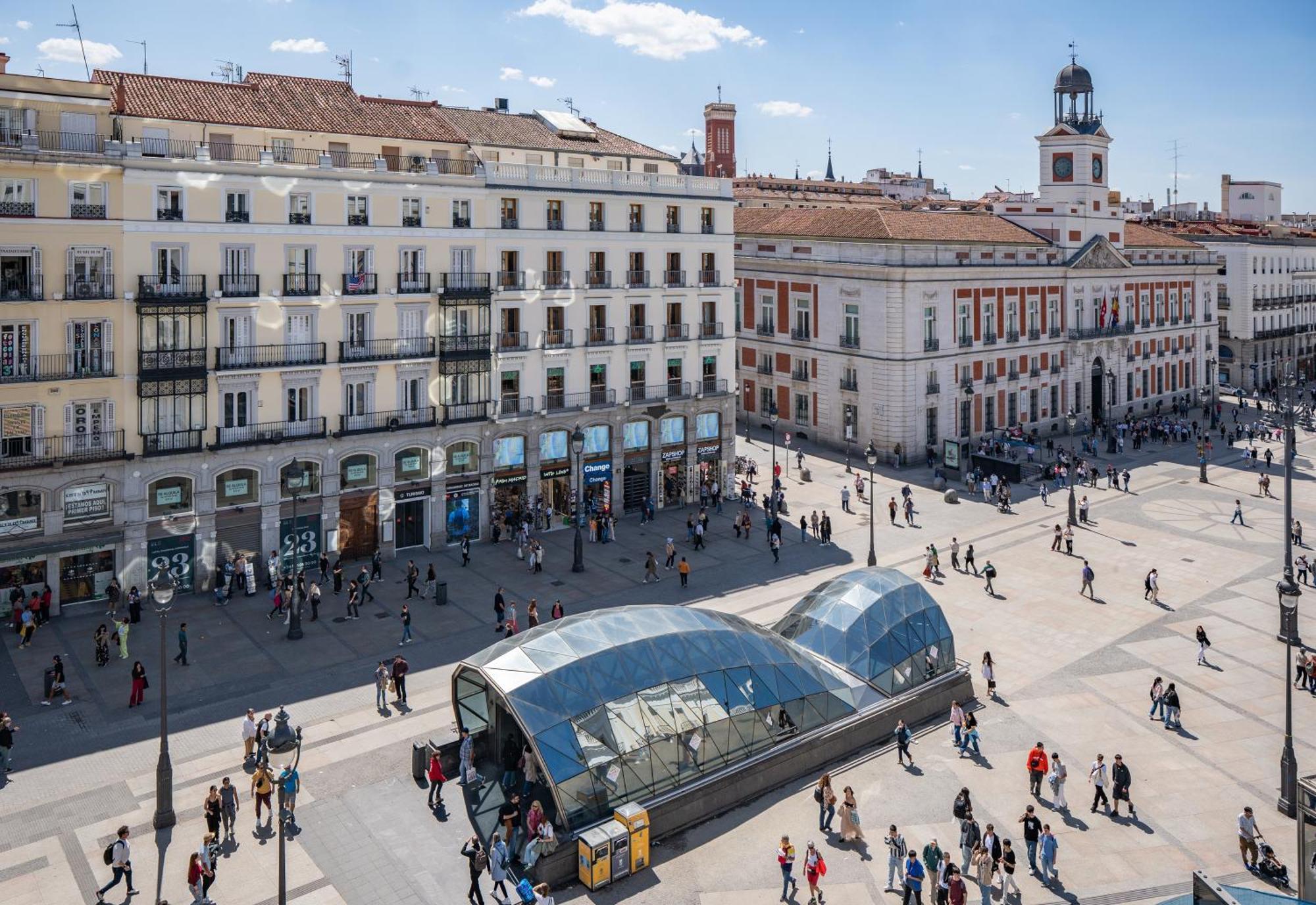 Luthia Puerta Del Sol — Photos 1
